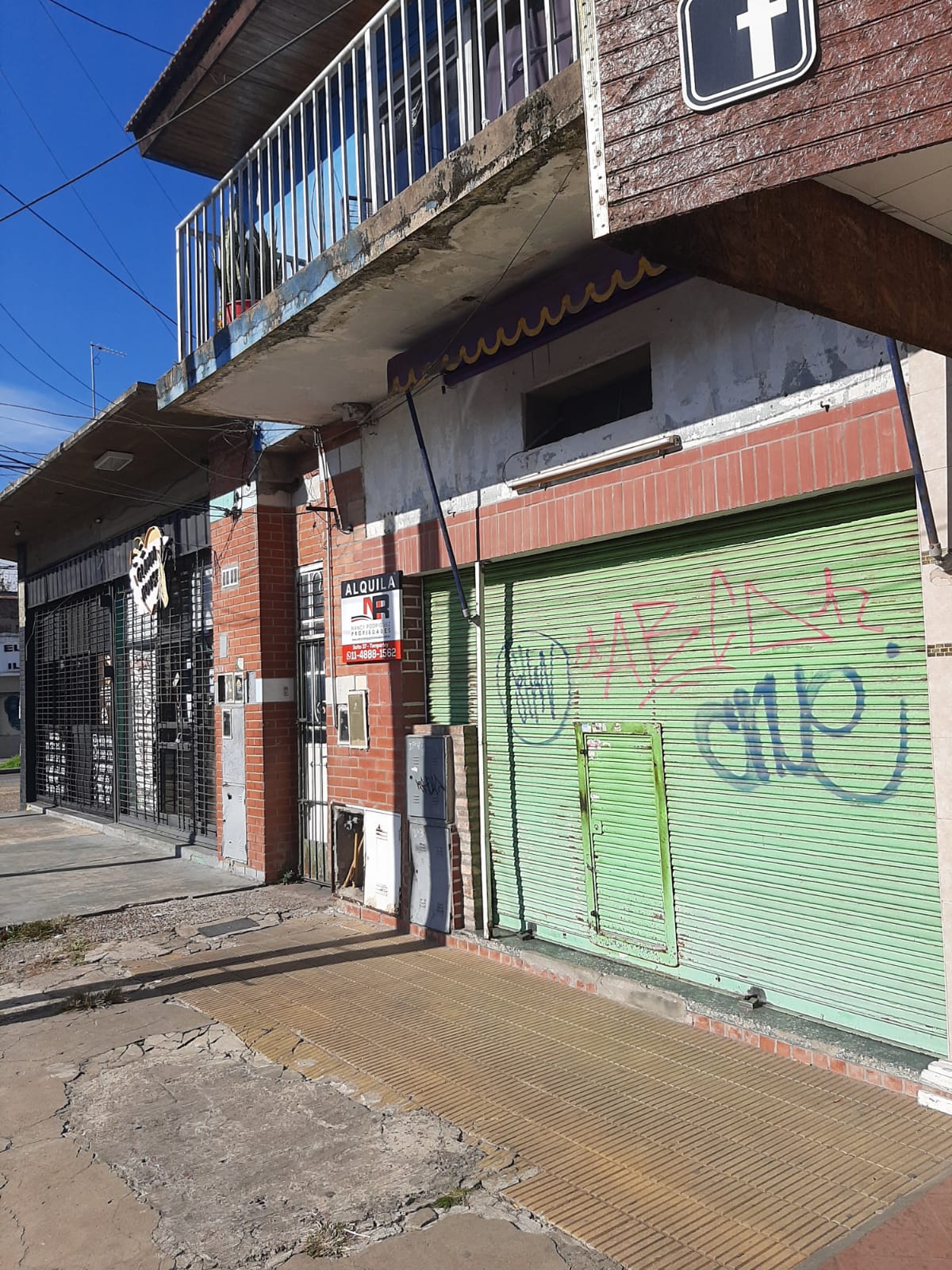 Local comercial en buena ubicación, zona San José. (La calandria mts de Salta y Jujuy) 
Medidas aproximadas: 4.5 mts de frente y 10 mts de fondo. Valor: $500.000